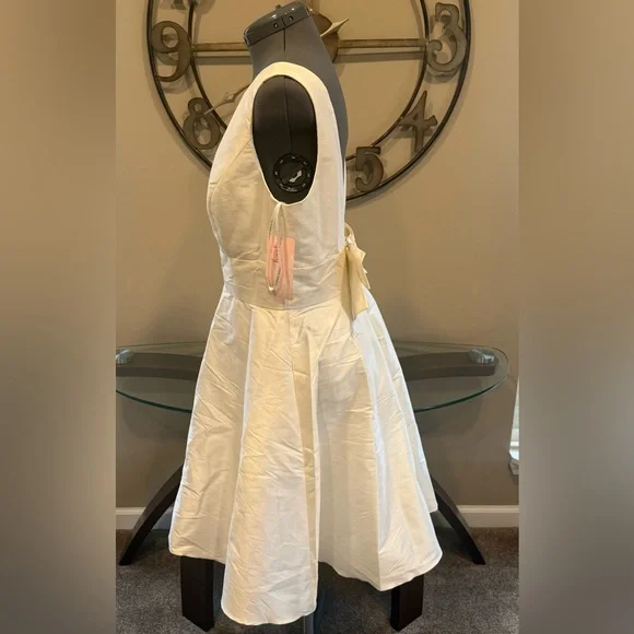 Elegant White Sleeveless Dress by‎ Alfred Sung Size 14 Sample NWT - Picture 3 of 7